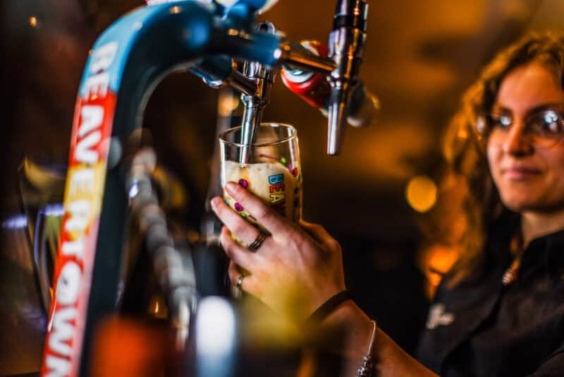 flying-horse-drinks-17